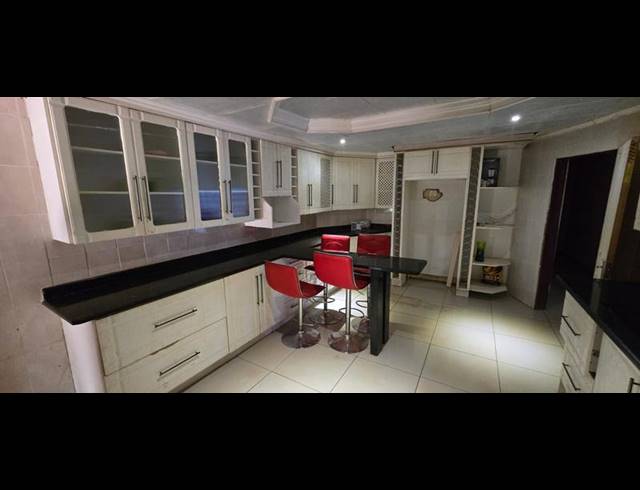 4 BEDROOM HOUSE FOR SALE IN THOHOYANDOU M